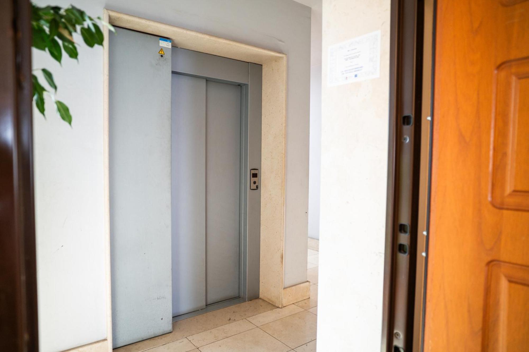 Апартаменти Milu'Seaview Ampia Casa Vista Mare Джовінаццо Екстер'єр фото