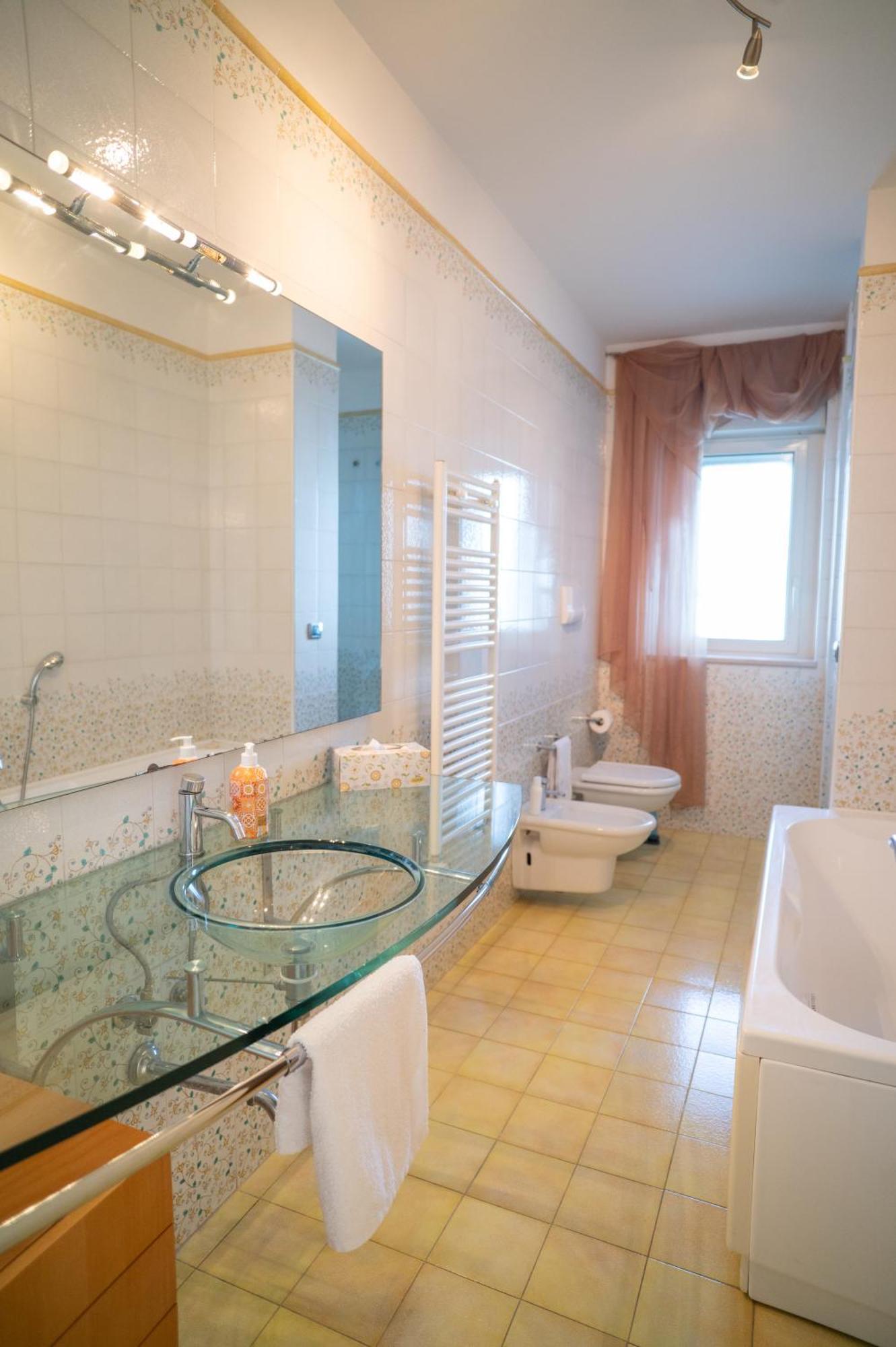 Апартаменти Milu'Seaview Ampia Casa Vista Mare Джовінаццо Екстер'єр фото