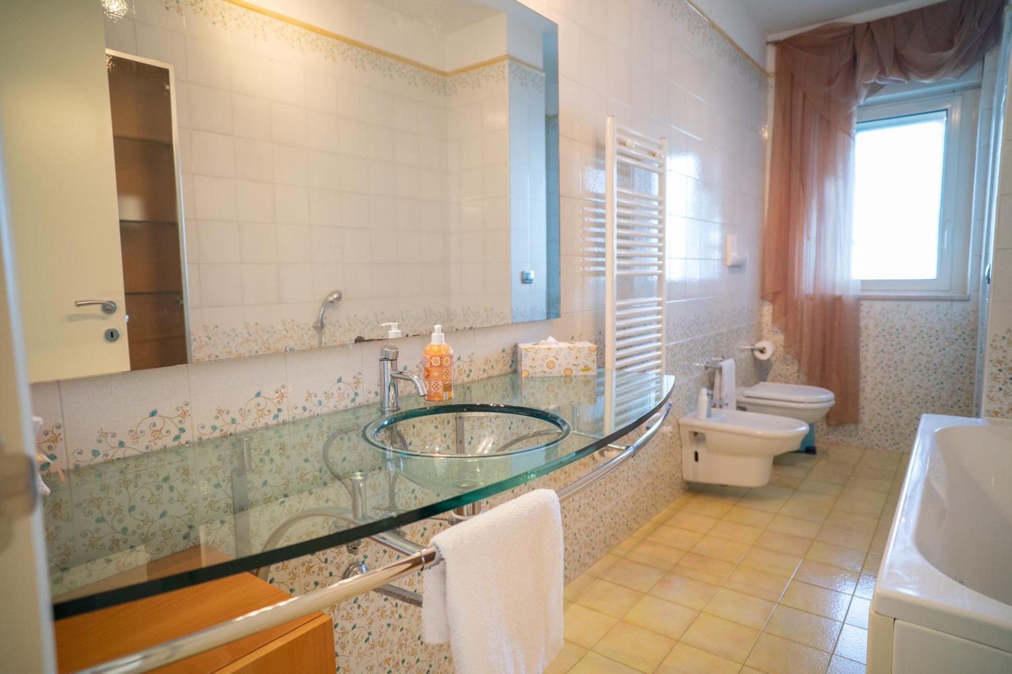 Апартаменти Milu'Seaview Ampia Casa Vista Mare Джовінаццо Екстер'єр фото