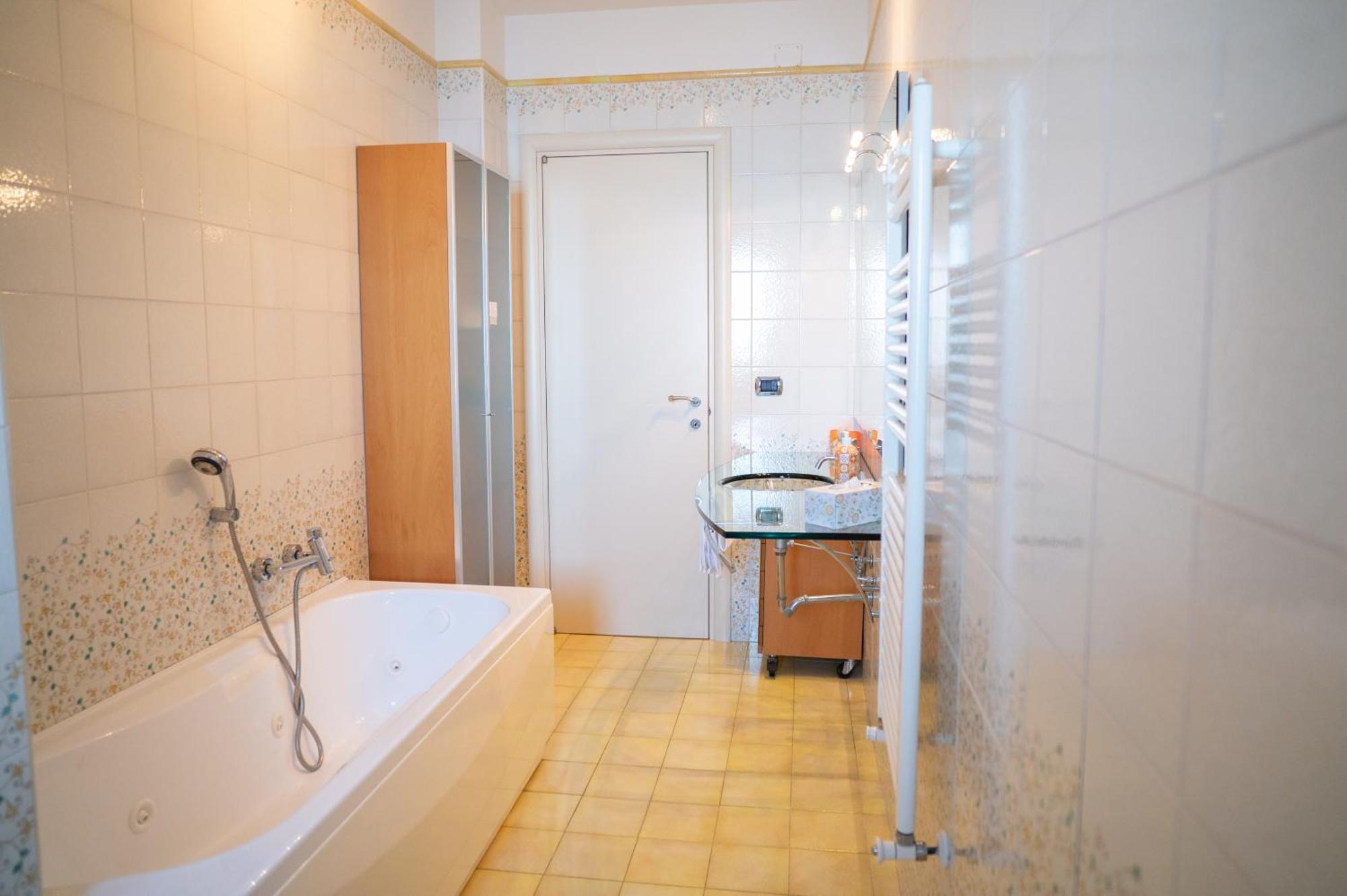 Апартаменти Milu'Seaview Ampia Casa Vista Mare Джовінаццо Екстер'єр фото