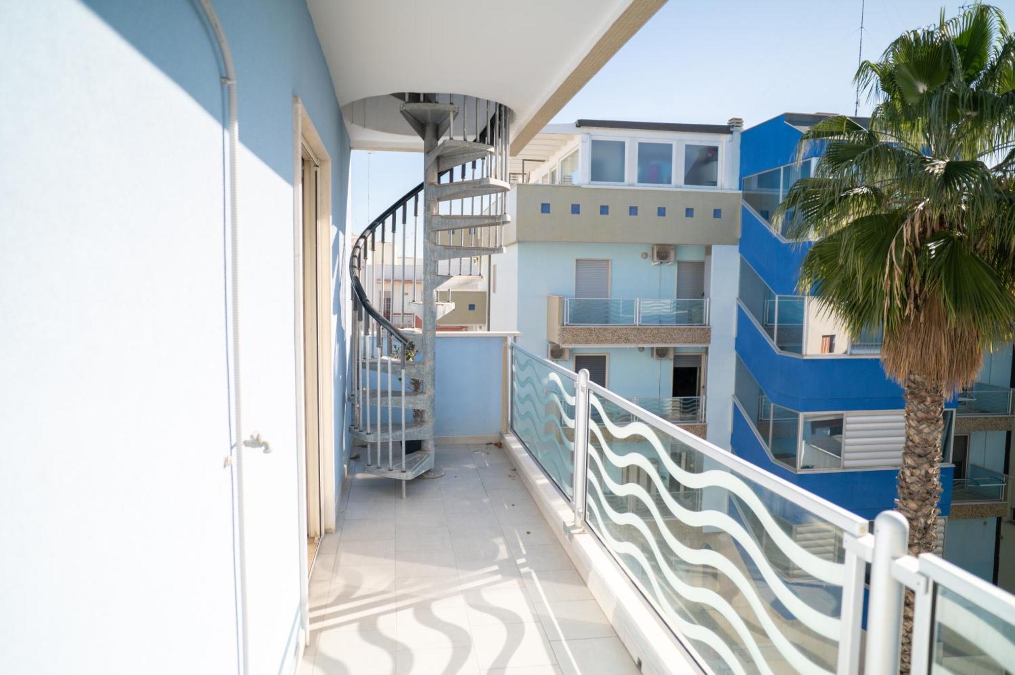 Апартаменти Milu'Seaview Ampia Casa Vista Mare Джовінаццо Екстер'єр фото